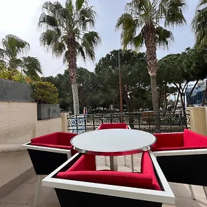 Sur La Pinède à Juan Les Pins Appartement Antibes